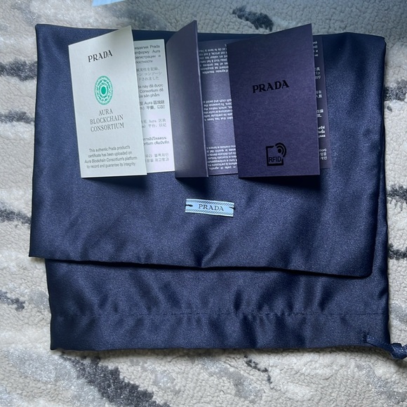 Prada puffy slides - Picture 3 of 5